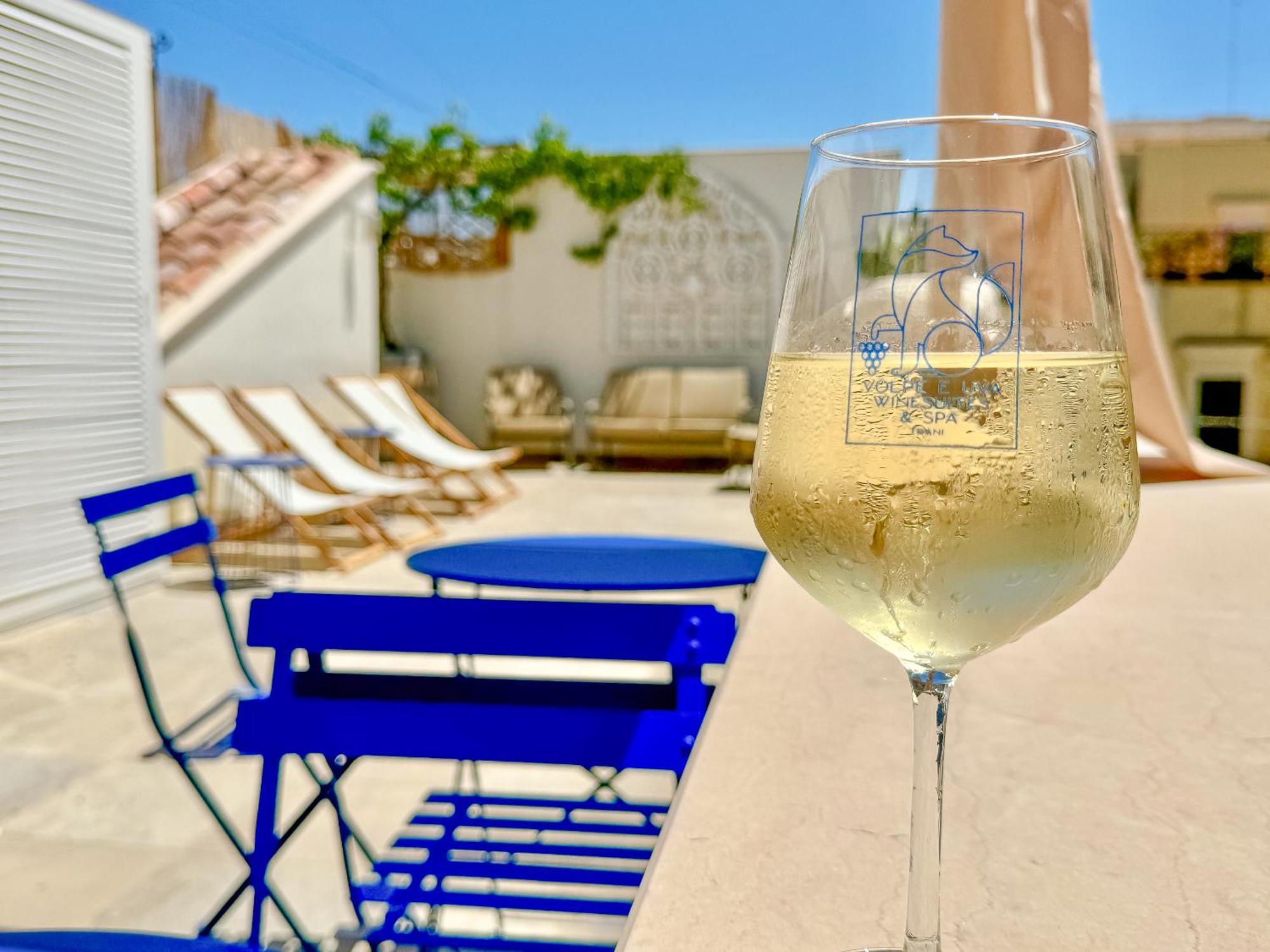 Volpe E Uva Winesuites & Spa Trani Esterno foto